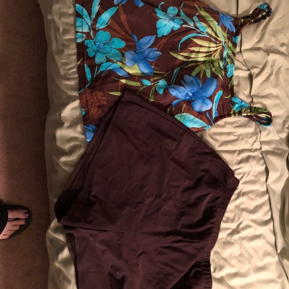 Bathing suit - Picture 1 of 1